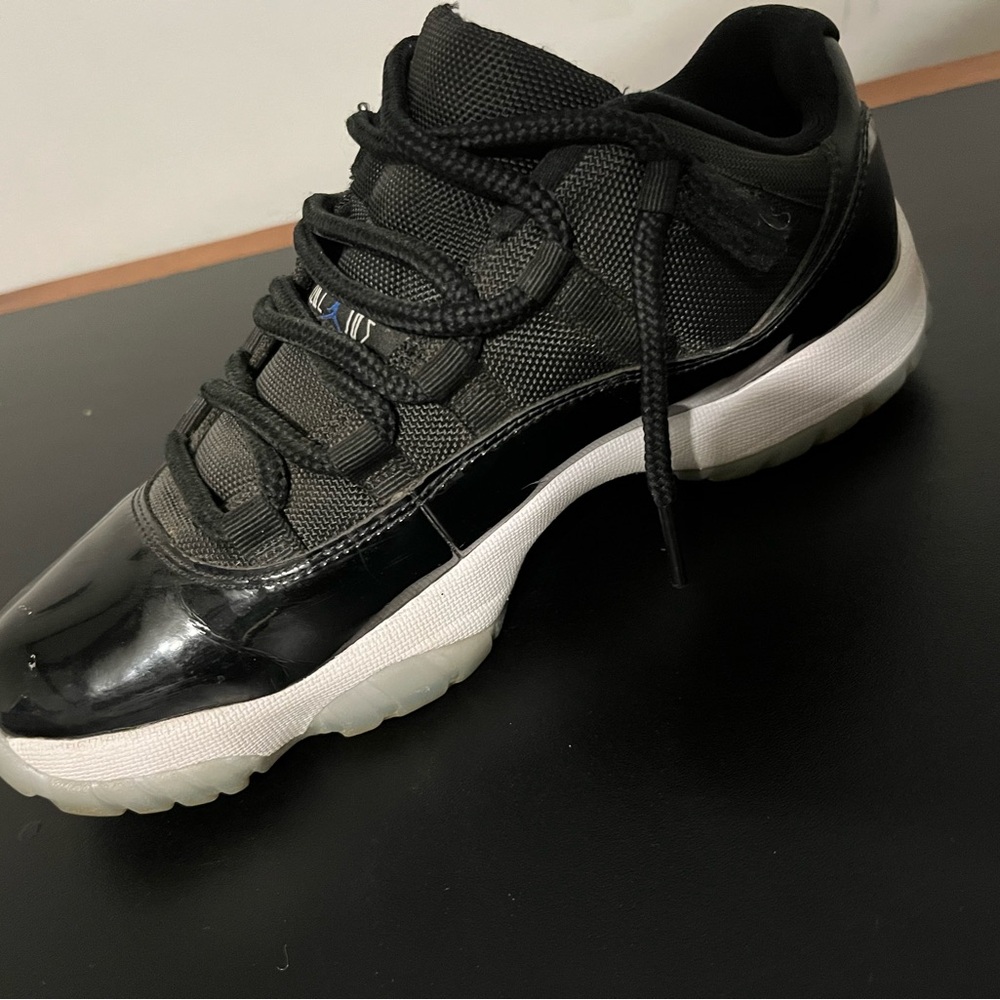 Jordan 11 Black and White sneakers